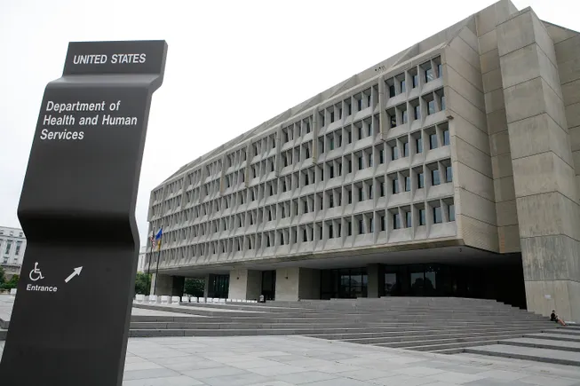 HHS قصد دارد در صورت بسته شدن دولت بیش از 40 ٪ از کارکنان را پس انداز کند
