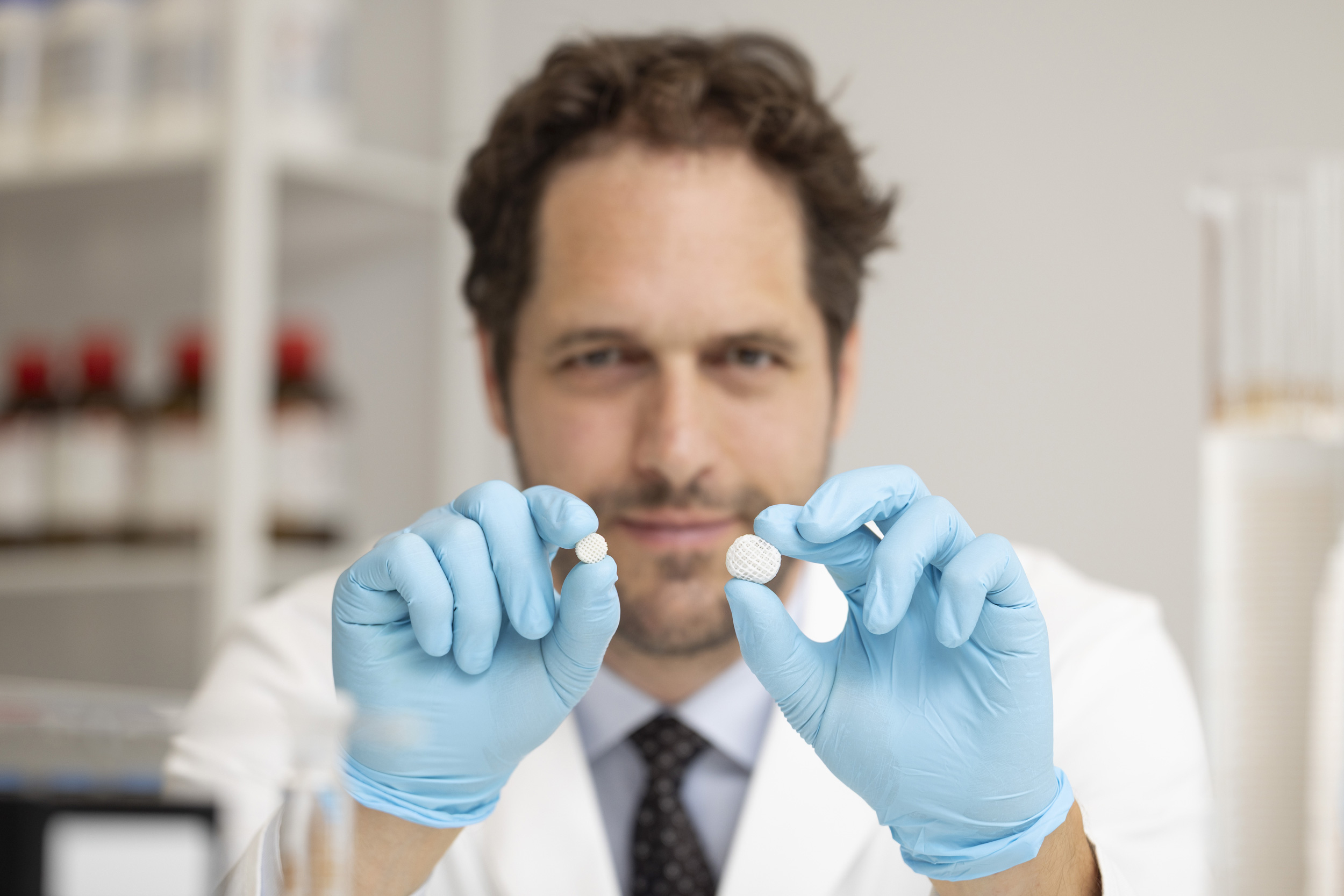 قرص های استارت آپی داروهای سرطان را به طور مساوی در طول زمان توزیع می کنند | اخبار MIT