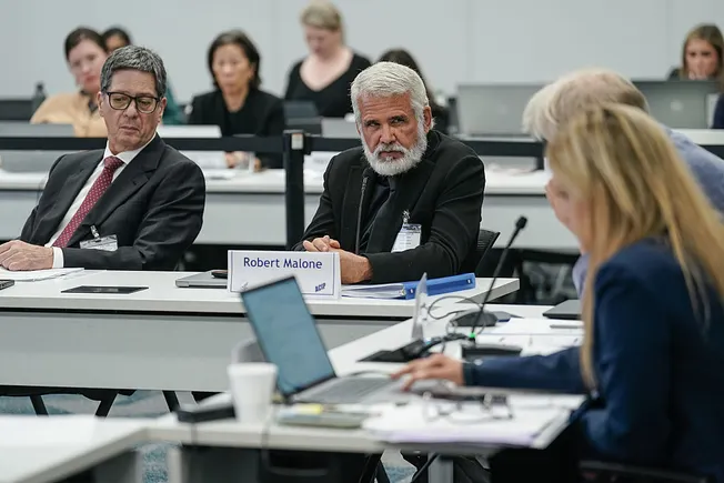 پانل CDC "بی اعتبار" تایید واکسن هپاتیت B را برای نوزادان ضعیف می کند